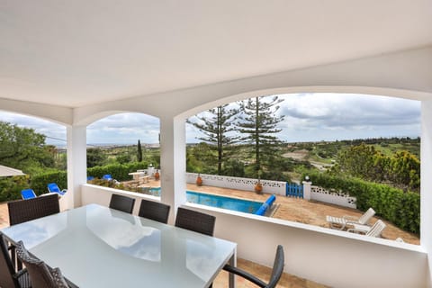 CoolHouses Algarve Lagos, 4 bed single-story House, pool and amazing panoramic views, Casa Fernanda Villa in Luz
