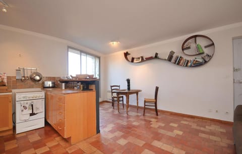 Cozy Apartment In Bonnieux With Kitchen Condo in Bonnieux