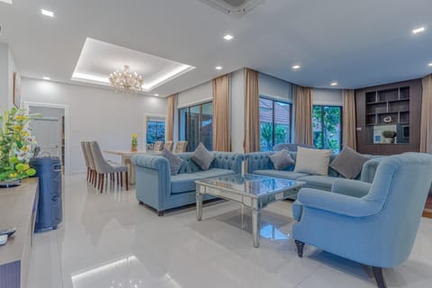 Mew villa 3 pattaya Condo in Pattaya City