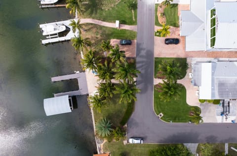3 Bedroom Bay Front Villa Bring your Boat Dock Space Available villa Villa in Cortez