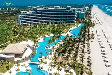 Bird's eye view, Pool view