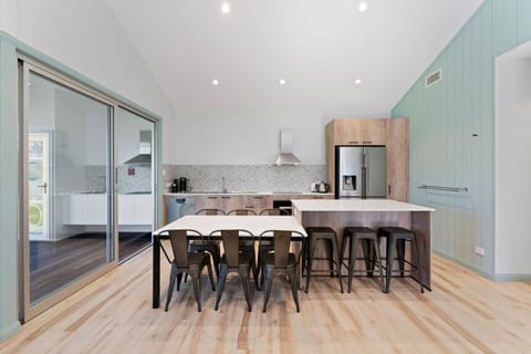 Shelly Beach Holiday Home House in Central Coast