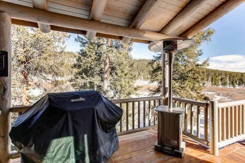 Beautiful Custom Log Cabin with Mountain Views, Pool Table & Hot Tub - The Claim House in Park County