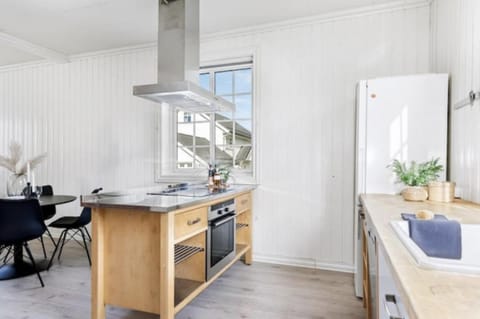 Lys og sentral leilighet med terrasse og hage Condominio in Lillehammer