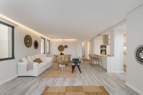 Casa Boma Lisboa - Unique Apartment with Swimming Pool - Marvila I Condominio in Lisbon