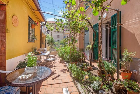 Property building, Balcony/Terrace