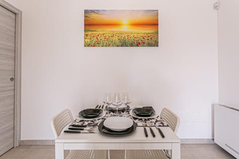 Food and drinks, Dining area