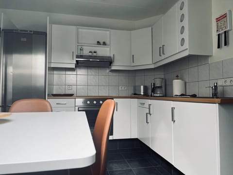 Kitchen or kitchenette, Dining area, kitchen