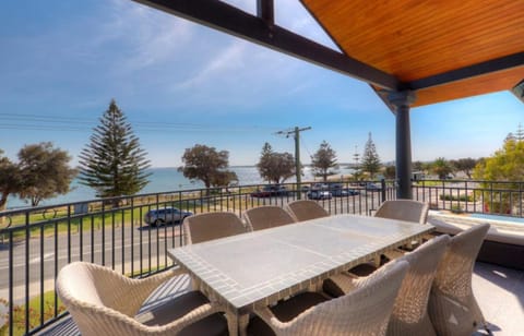 Balcony/Terrace, Seating area, Sea view