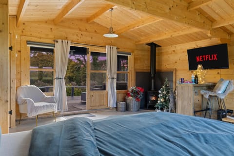 Choller Lake Lodges - Primrose Cabin With Private Hot Tub House in Arun District