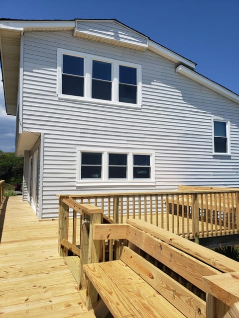 Ocean Front with Spectacular Views! House in Oak Island