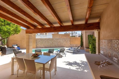 Superb house 200m from the center of Pollensa by Renthousing House in Pollença
