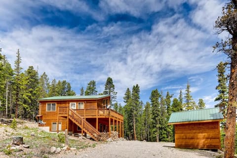 Amazing Views Day & Night Plus Private Hot Tub - Lunar View Lodge House in Park County