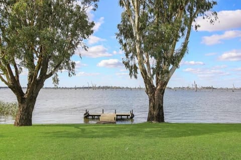 Waterview Place Holiday House House in Yarrawonga