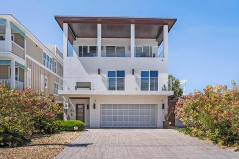 Ocean Views Sunrises and Sunsets Sparkling Pool and Spa Steps to Sand House in Saint Augustine Beach