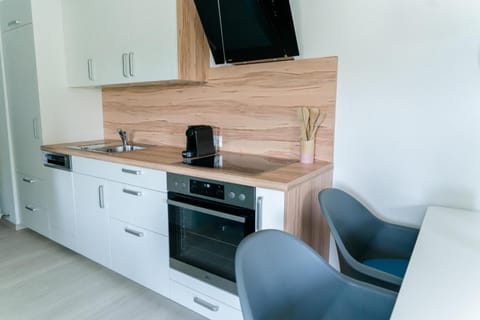 Kitchen or kitchenette, Communal kitchen