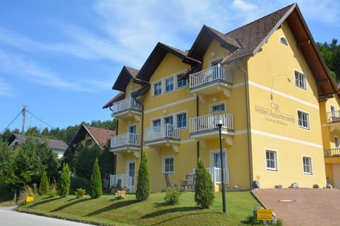 Property building, Summer, Garden