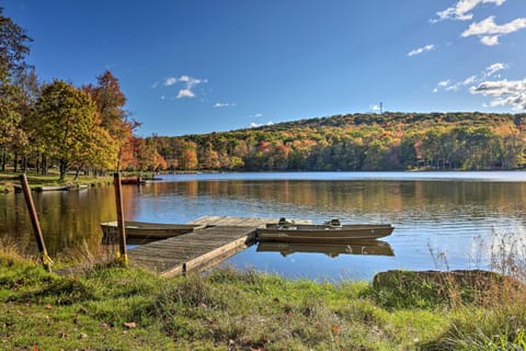 Pocono Lake Home with Fire Pit Walk to Ski Hill! House in Coolbaugh Township