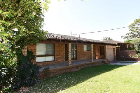 Balcony Bay Views - Belle Escapes Jervis Bay House in Vincentia