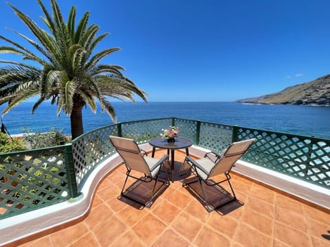 Patio, Natural landscape, View (from property/room), Balcony/Terrace, Lake view, Mountain view, Sea view, Sea view