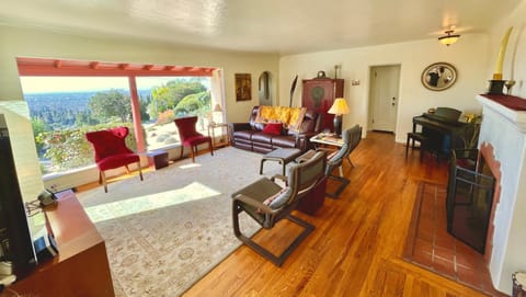 Living room, City view