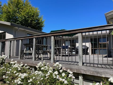 Family Home on Inverness House in Arrowtown