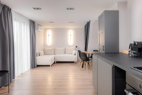 Living room, Dining area, kitchen