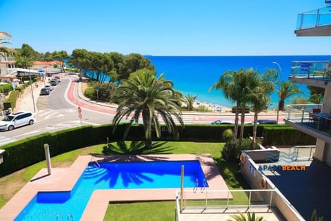 View (from property/room), Sea view, Swimming pool