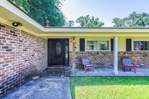 Fenced Yard - Sassy in the Sun House in Savannah