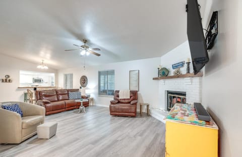 Spring Hill Retreat with Heated Pool and 4-in-1 Grill House in Spring Hill