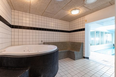Langeland luksuslejlighed med pool og spa Haus in Rudkøbing