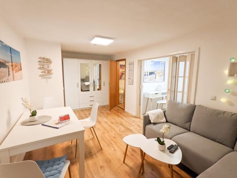 H6 -Urlaubsmagie- Wohnung für 3 mit Pool & Terrasse Apartment in Sächsische Schweiz-Osterzgebirge