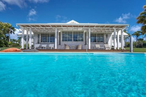 Property building, Pool view, sunbed