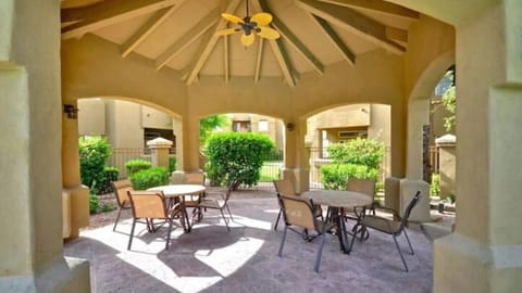 Cozy 1-Bdrm Scottsdale Condo next to pool House in Paradise Valley