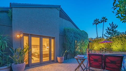 Scottsdale Gem wPool in Private and Serene Yard House in Kierland
