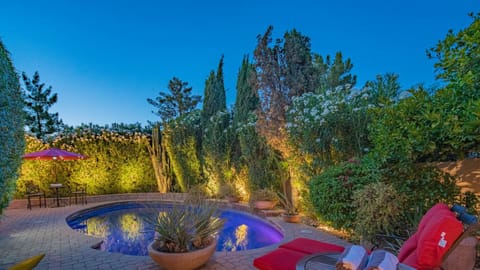 Scottsdale Gem wPool in Private and Serene Yard House in Kierland