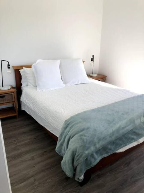 Adorable 1 bedroom guesthouse with firepit Villa in Port Kembla