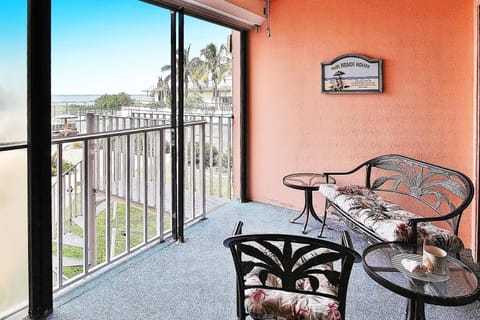 Reef Club 107 Apartment in Indian Rocks Beach