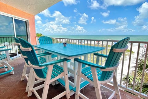 Beach Cottage 1208 Apartment in Redington Shores