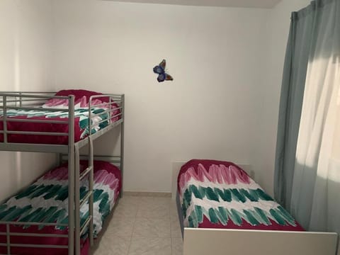 TRES habitaciones privadas 4huéspedes 4huéspedes 2huéspedes piso a compartir Vacation rental in Santa Cruz de Tenerife