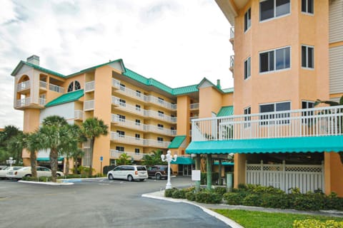 Beach Cottage 2402 Apartment in Redington Shores