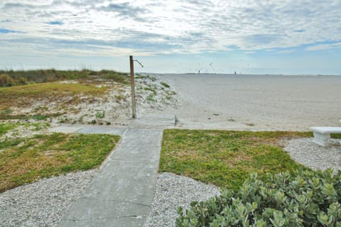 Beach Cottage 2402 Condo in Redington Shores