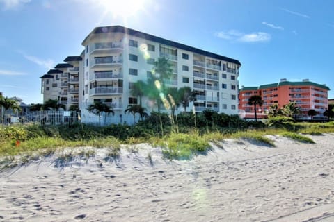 Beach Palms 404 Apartment in Redington Shores