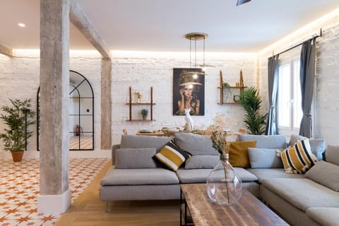 Amplio y moderno apartamento con tarima refrescante by Staynnapartments Apartment in Bilbao