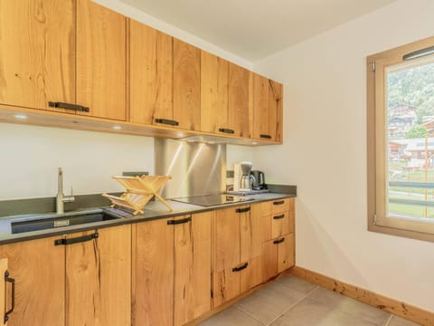 Appartement moderne 4* avec 2 chambres, balcon, parking, wifi et animaux acceptés - FR-1-638-25 Apartment in Champagny-en-Vanoise