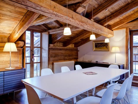 Maison de village chaleureuse au centre de Courchevel, près des pistes, 8 pers, 4 ch, luxe et confort - FR-1-568-18 Chalet in Saint-Bon-Tarentaise