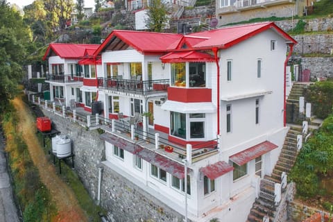StayVista at Daffodil Cottages with Indoor Games Villa in Uttarakhand