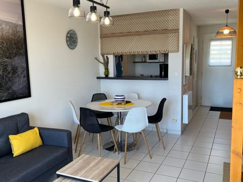 Charmant duplex 4 pièces avec piscine, parfait pour 6 personnes - FR-1-487-338 Apartment in Cabourg