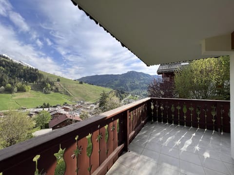 Spring, Natural landscape, Balcony/Terrace, Mountain view