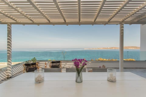 Satsi’s Premium Seascape-2 min from the beach&town Apartment in Paros